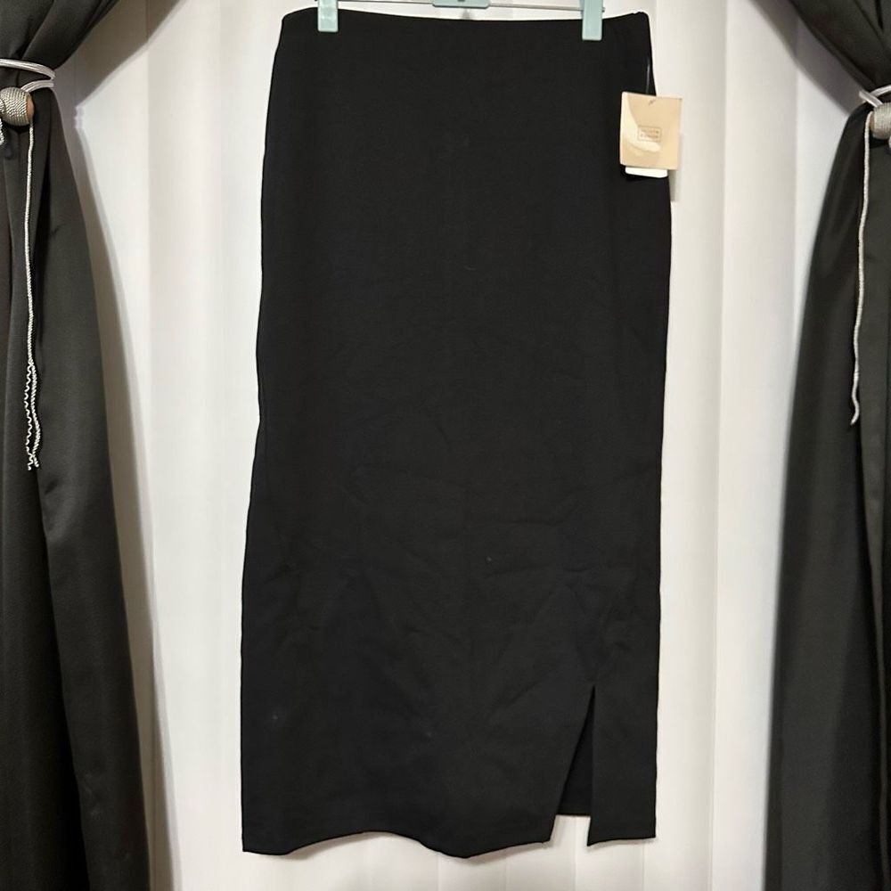 14th & Union black pencil skirt, left 7” slit, elastic waist band  , stretchy